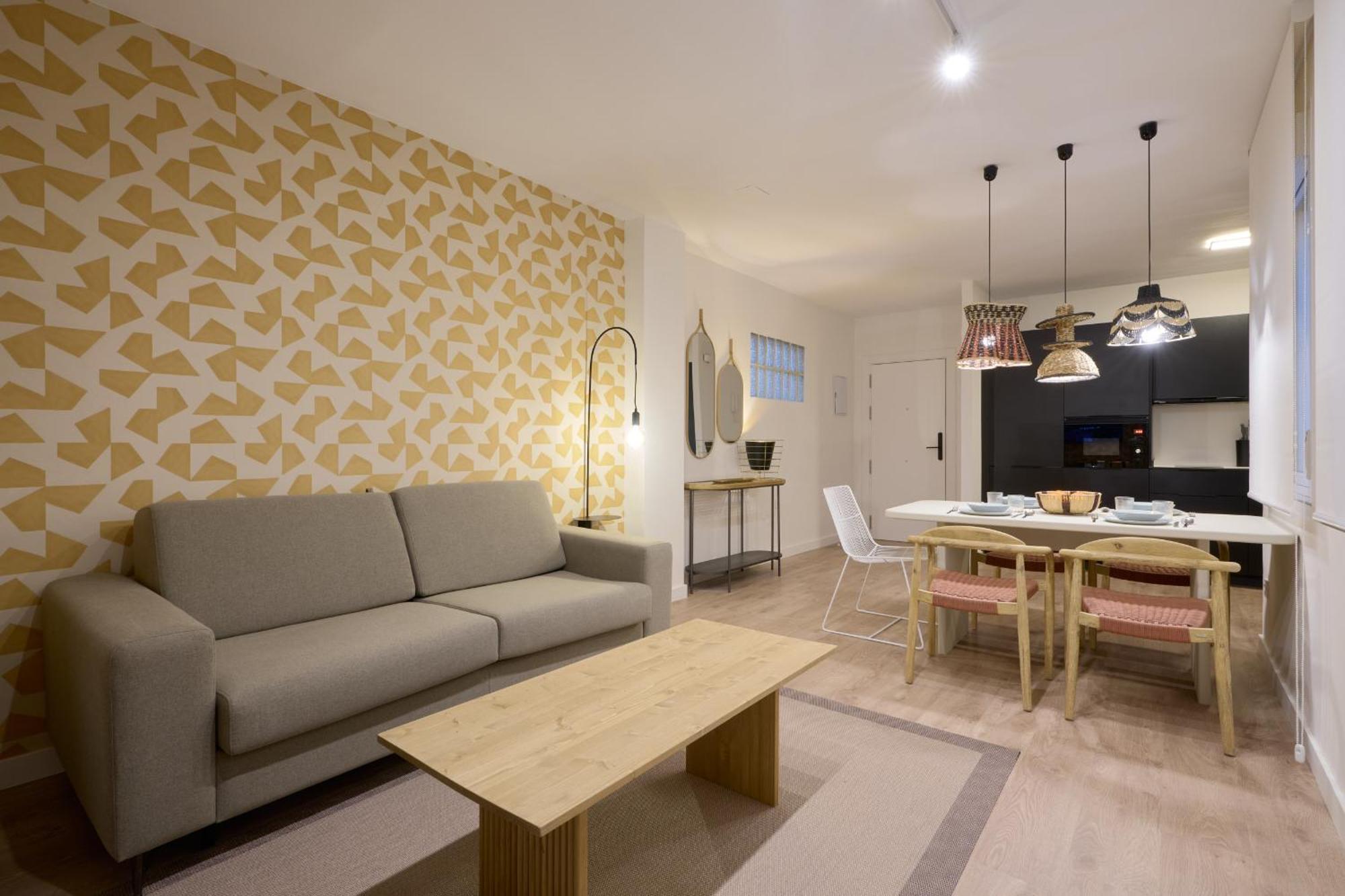 Sunn Amador De Rios, By Homing U * Sevilla