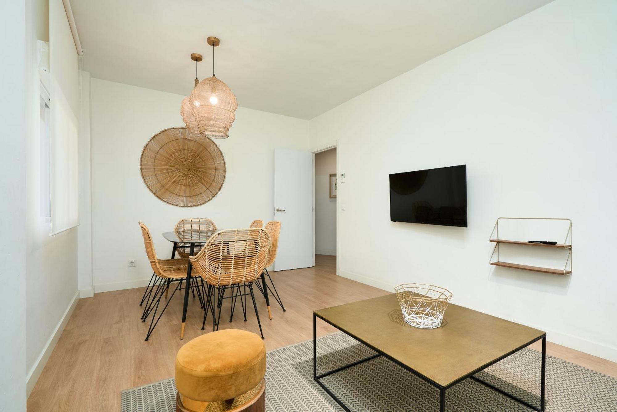 Sunn Amador De Rios, By Homing U * Sevilla